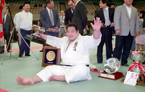 柔道】斉藤仁さんも天国で大泣き エベレストより「高い」富士山の頂上