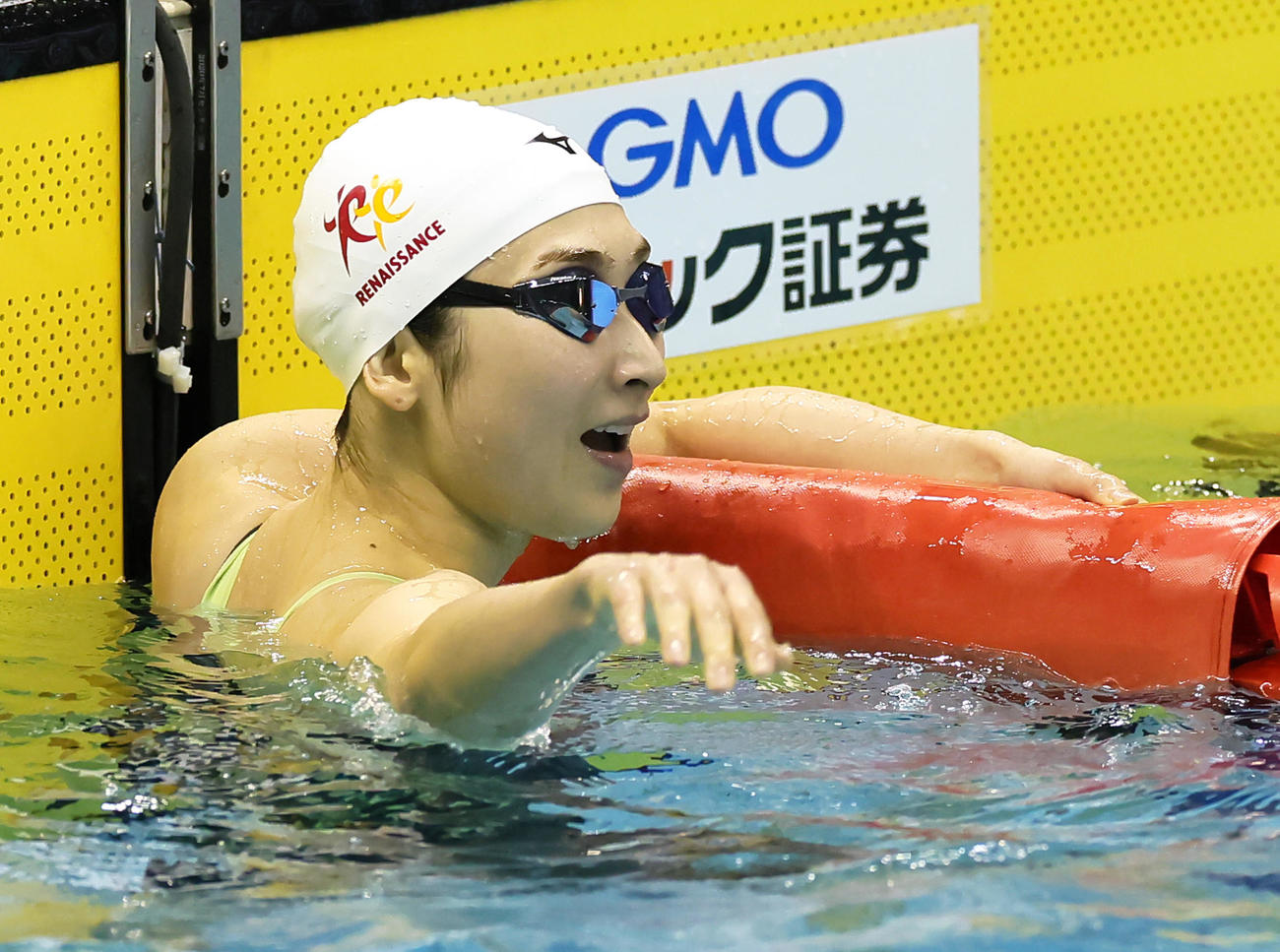 女子100メートル自由形で優勝した池江（撮影・足立雅史）