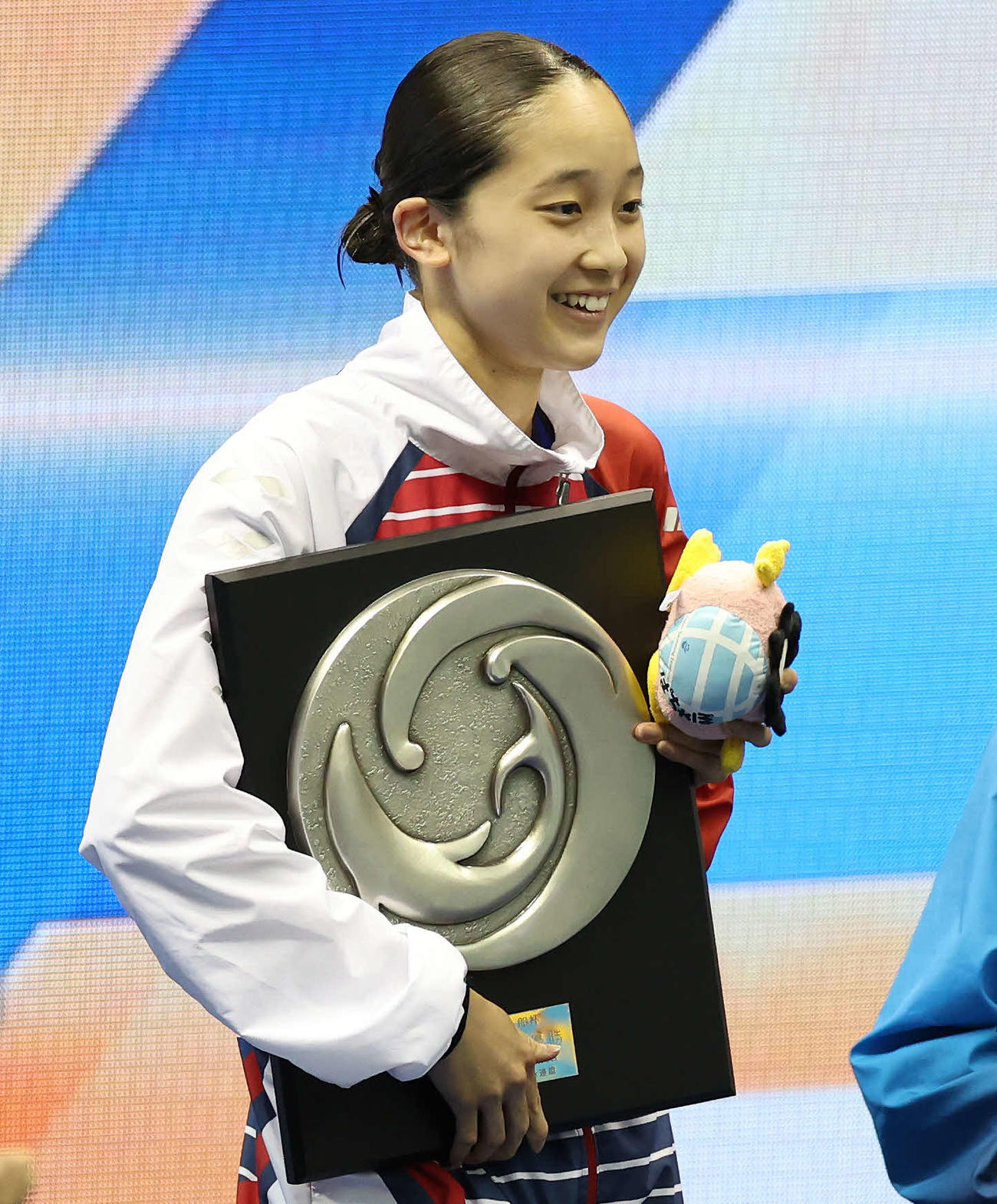 女子200メートル背泳ぎ決勝で優勝した成田（撮影・丹羽敏通）