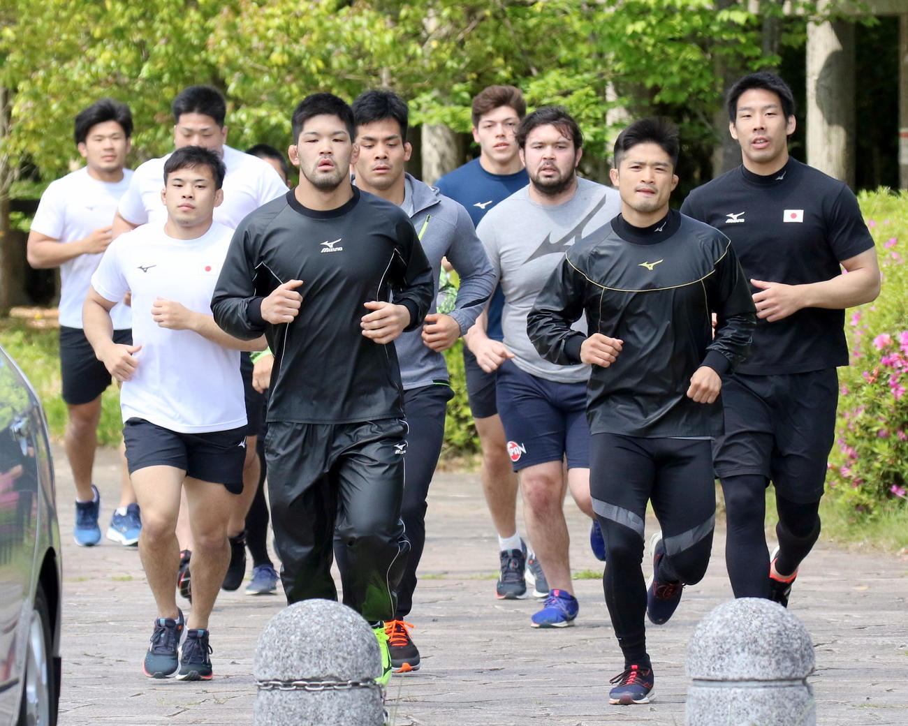 柔道全日本男子合宿でジョギングする代表勢（撮影・木下淳）