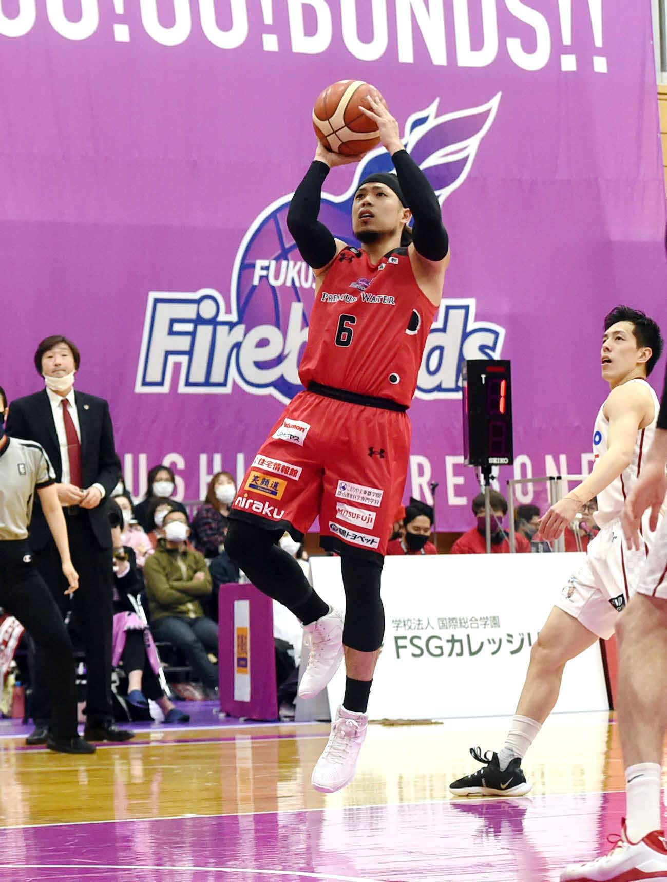 4月30日奈良戦でシュートする長谷川