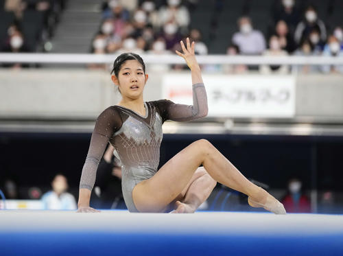 2位の笠原有彩の床運動（代表撮影）