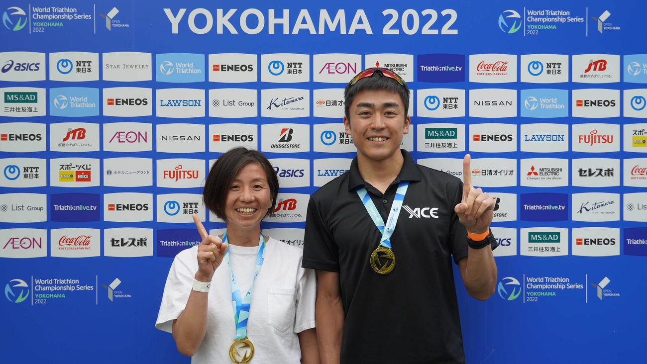 優勝した久山司（右）と石田凪帆