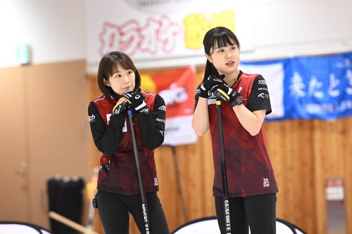 中部電力の鈴木みのりと中嶋星奈（C）JCA IDE