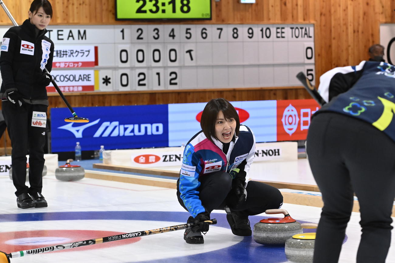 大声で指示を出すフォルティウス・スキップの吉村紗也香（C）JCA IDE