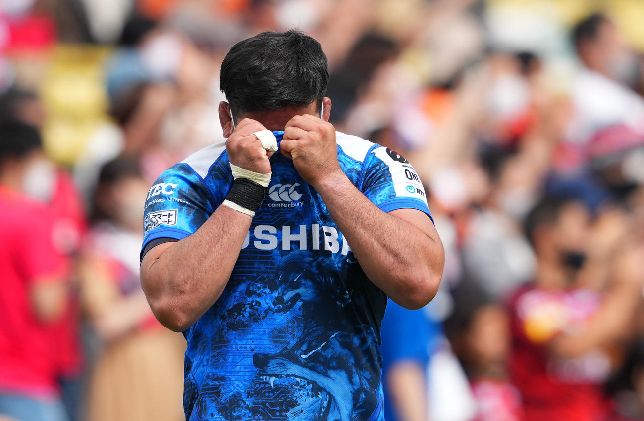 試合後、涙を流すBL東京フッカー森太志（撮影・横山健太）