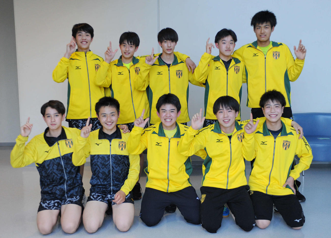 団体戦で優勝した静岡学園の選手たち