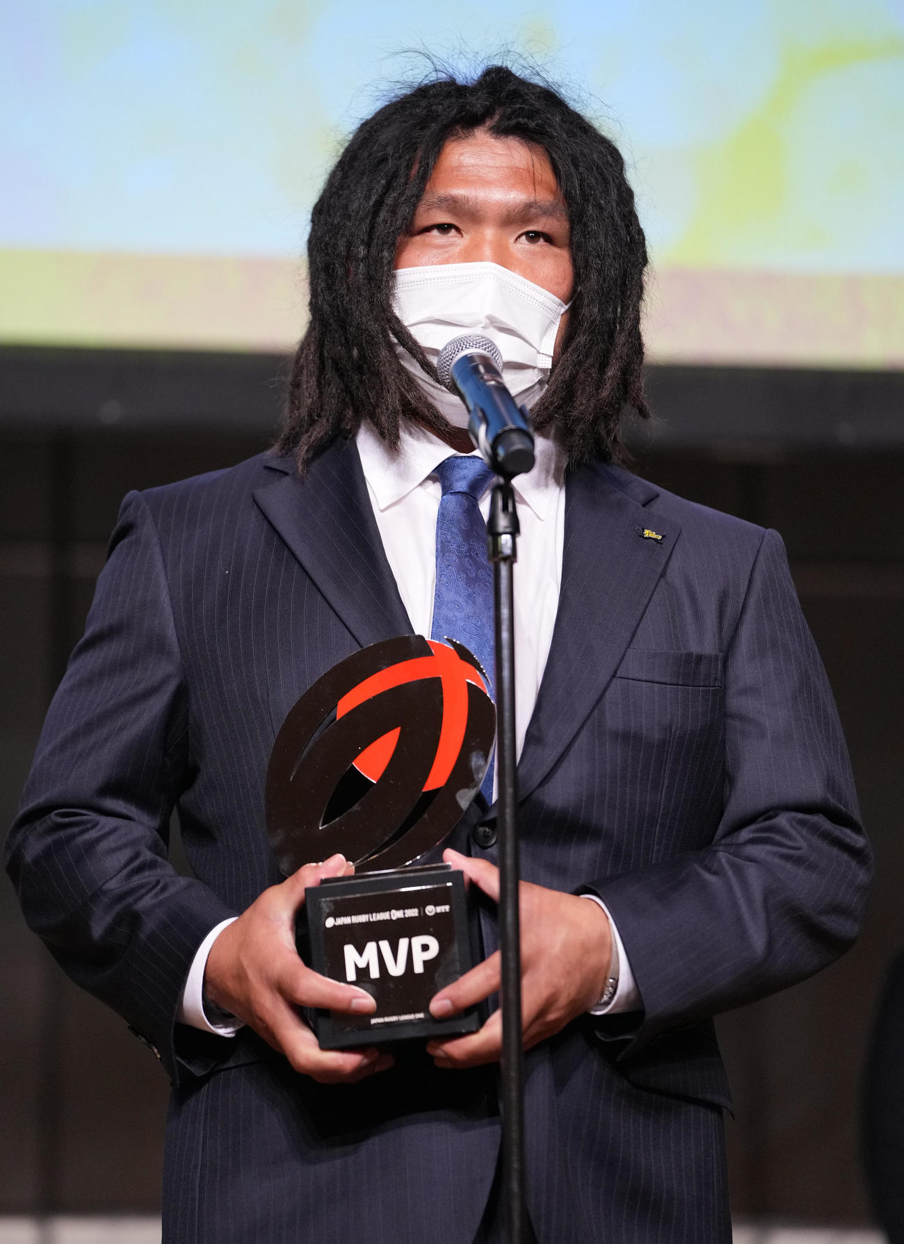 リーグワンの年間表彰式でMVPに輝き、あいさつする埼玉堀江（撮影・鈴木みどり）