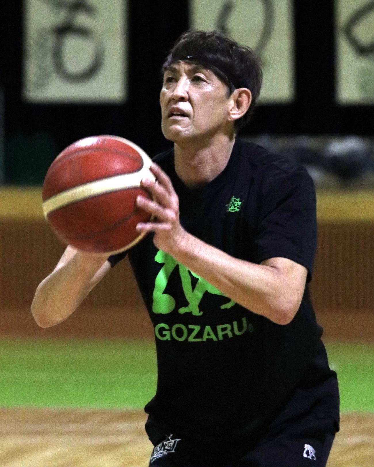 6月の引退試合に向けバスケットボールの練習を再開したレバンガ北海道の折茂社長（2022年3月3日撮影）