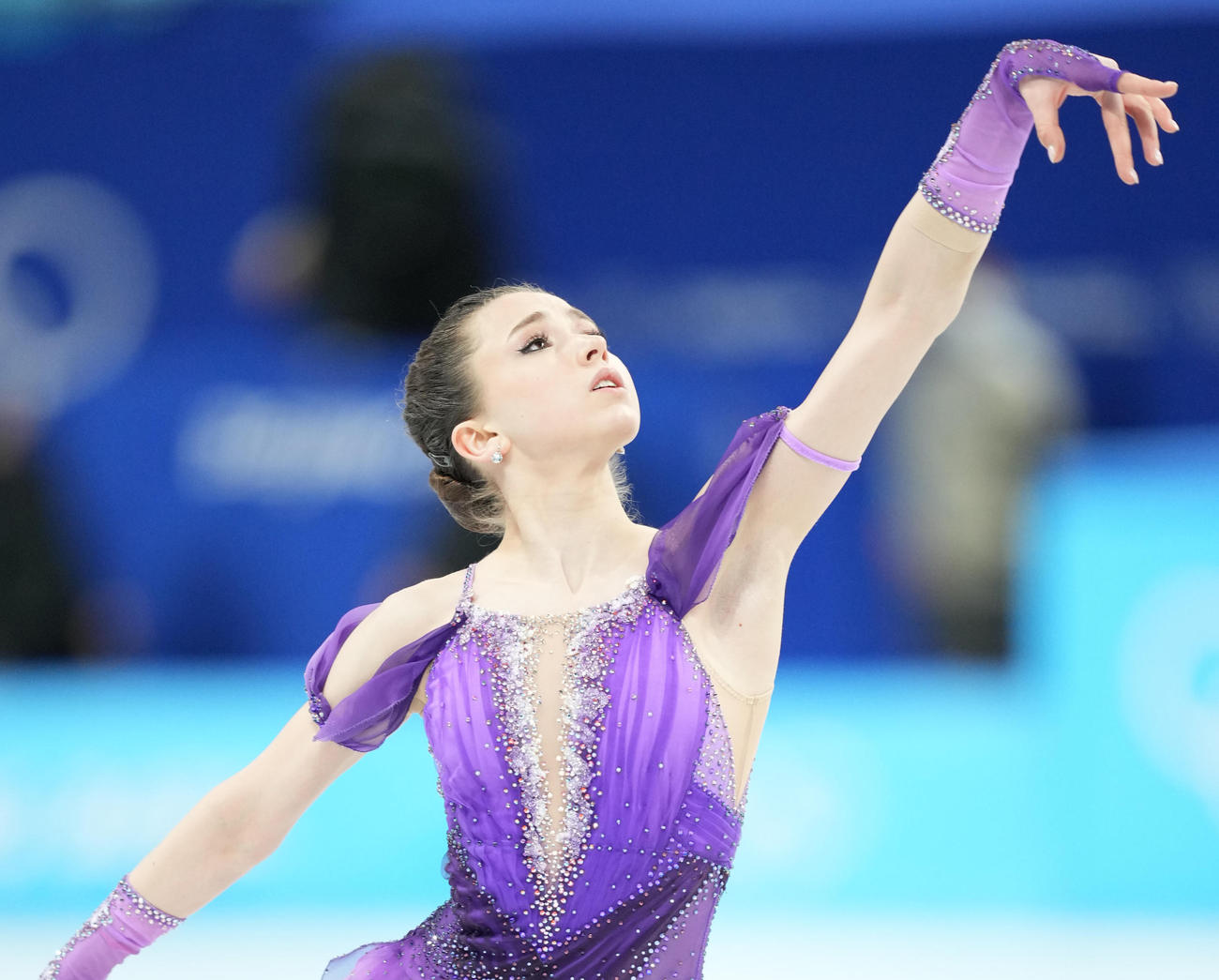 2月6日、北京五輪で演技するワリエワ