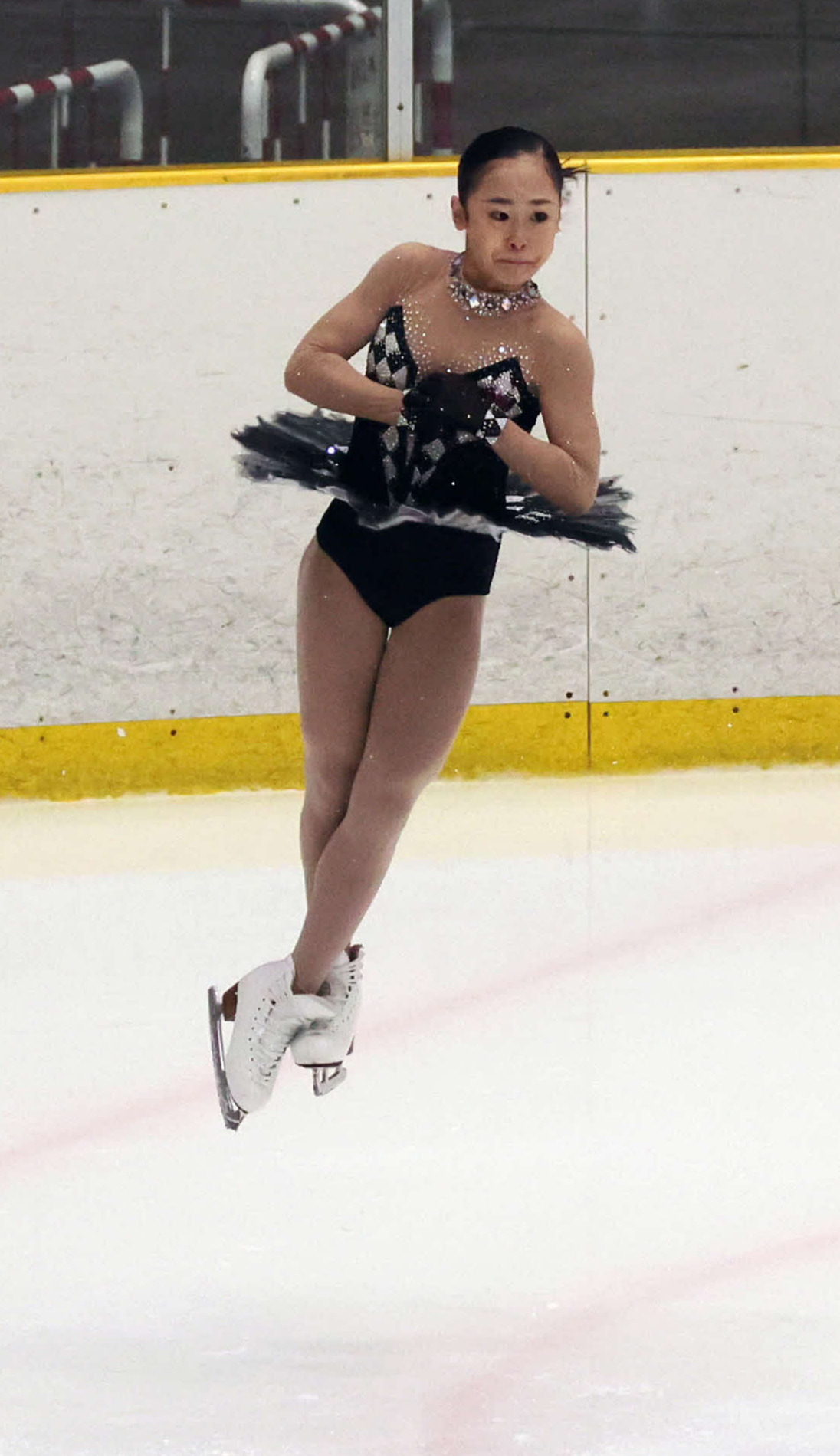4回転トゥーループを決める島田麻央（21年10月23日撮影）