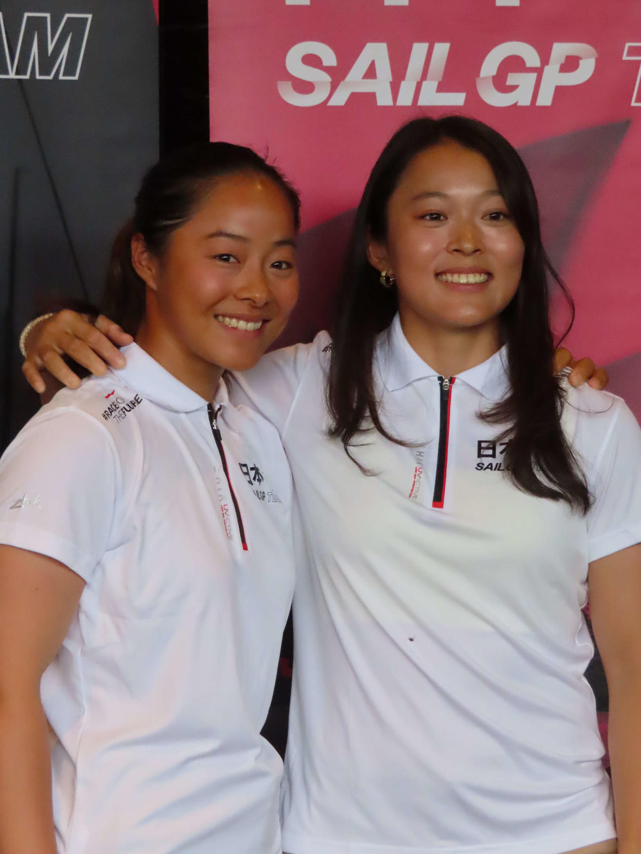 東京五輪49erFX級代表の「アンセナ」こと山崎アンナ（左）、高野芹奈