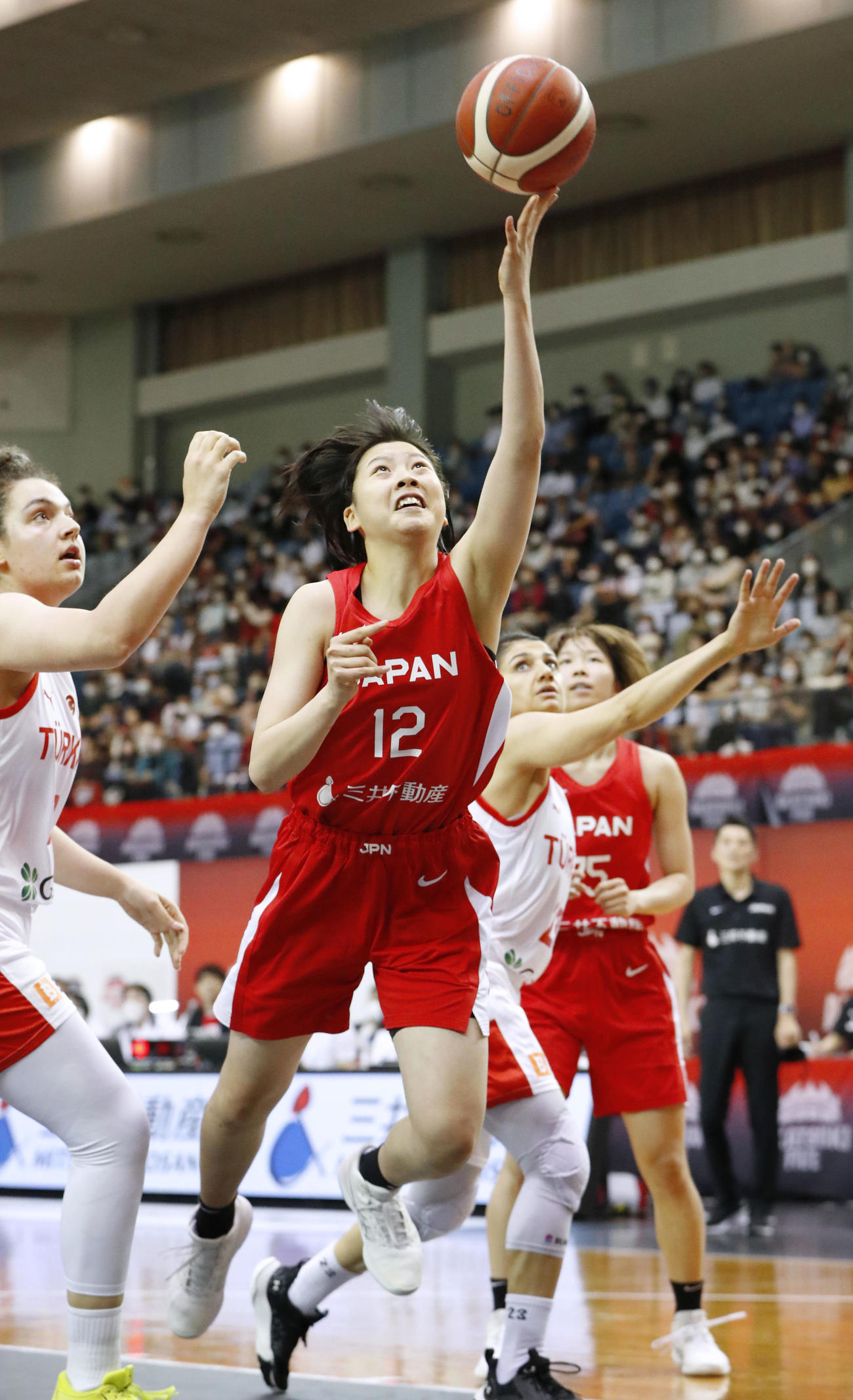 バスケットボール女子日本代表国際強化試合　日本対トルコ　第1Q、シュートを決める朝比奈あずさ（代表撮影）