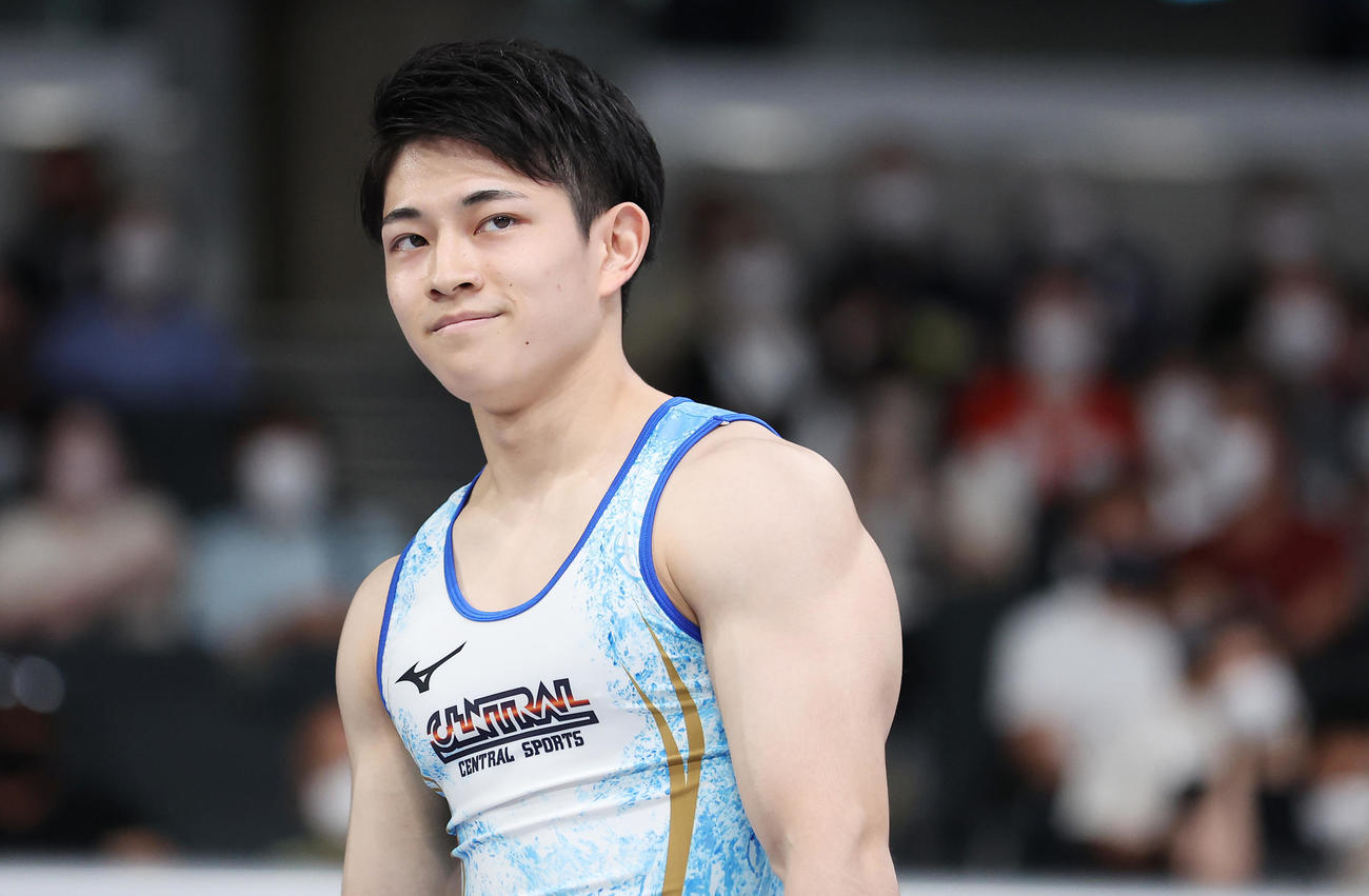 男子予選、あん馬の演技を終え笑みを浮かべる谷川翔（撮影・垰建太）