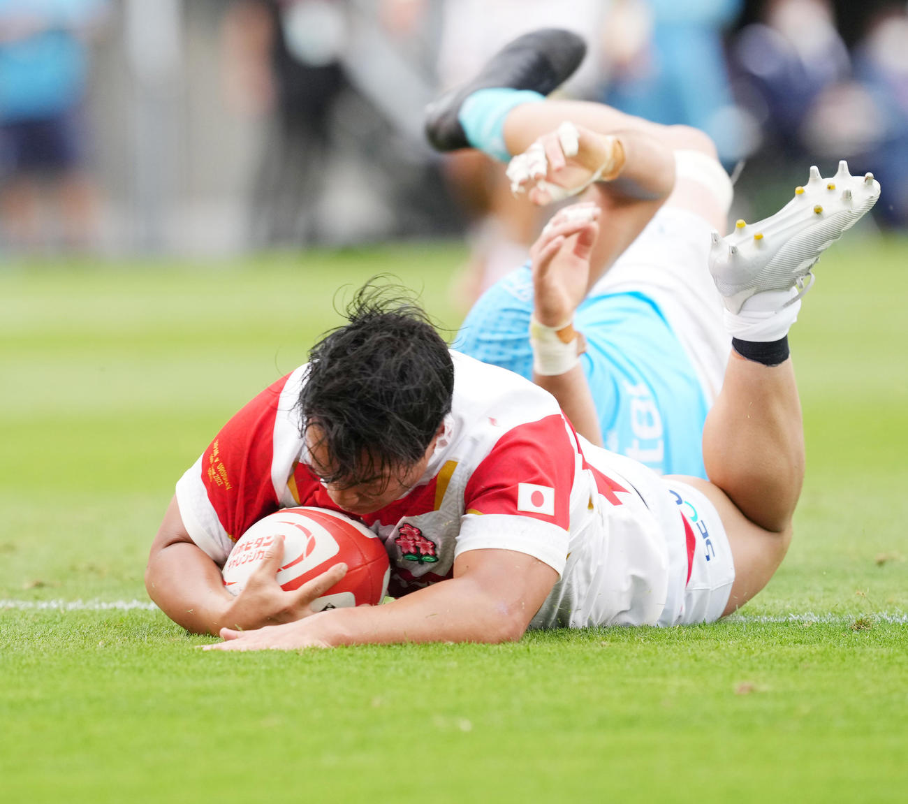 22年6月18日、日本対ウルグアイ　後半、トライを決める日本堀越（撮影・菅敏）
