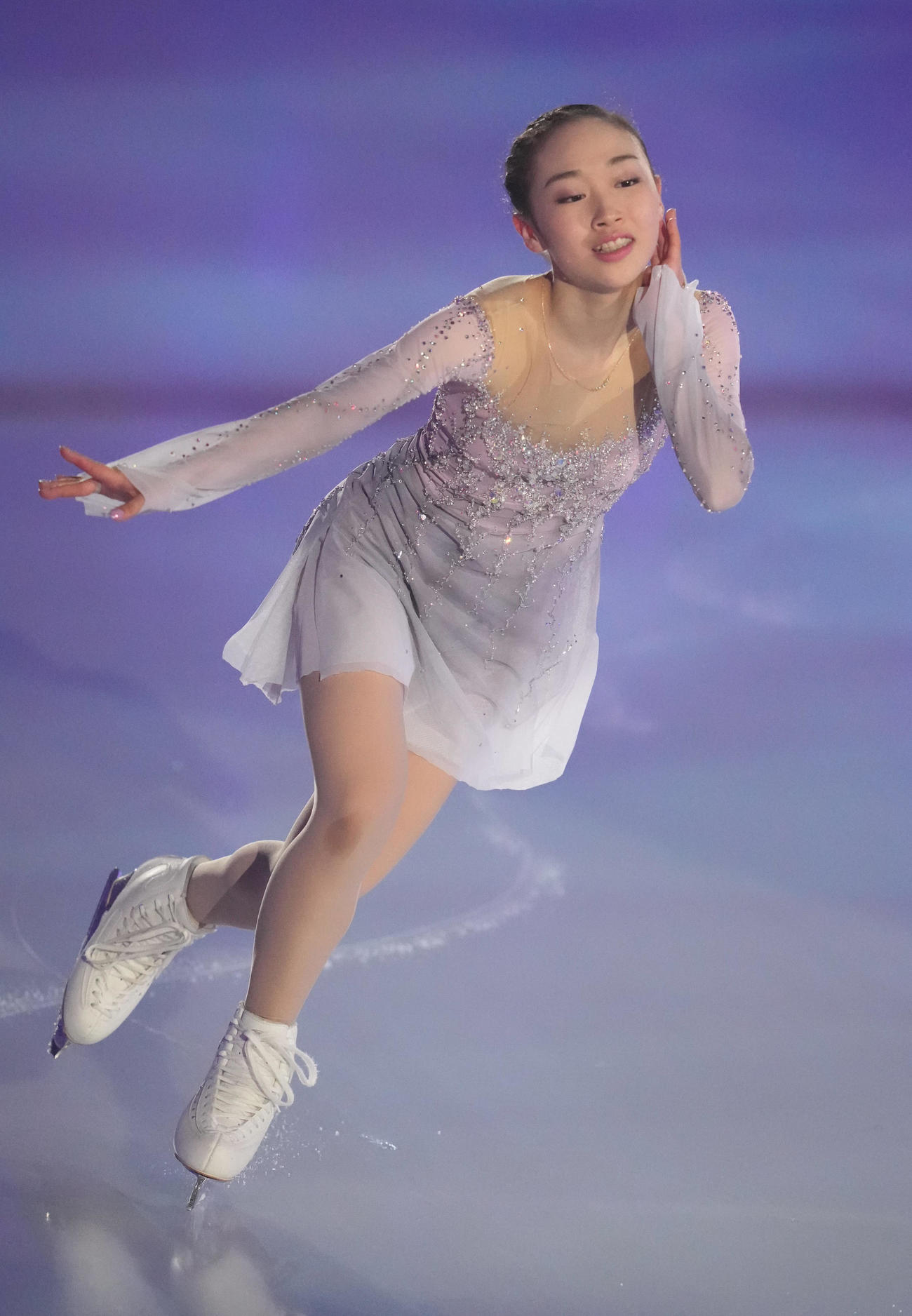 「ドリーム・オン・アイス2022」で演技を披露する女子シングルの松生（撮影・小沢裕）
