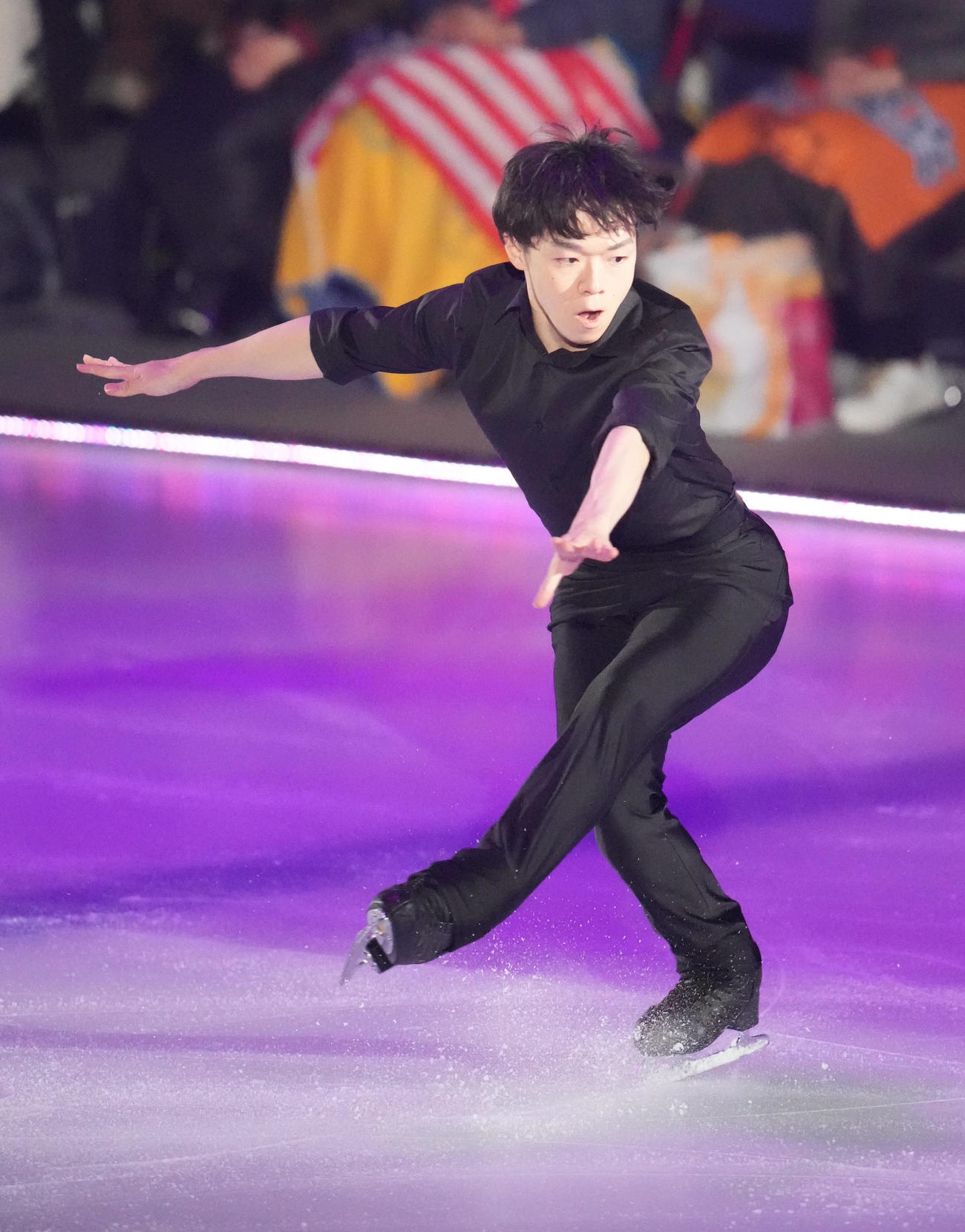「ドリーム・オン・アイス2022」で演技を披露する鍵山（撮影・小沢裕）
