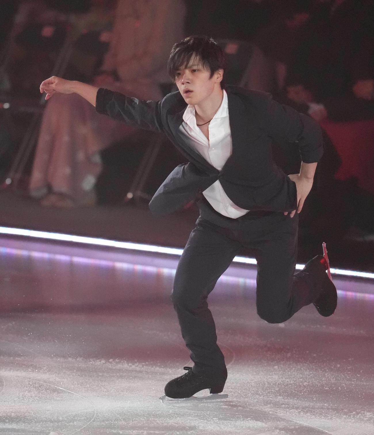 「ドリーム・オン・アイス2022」で演技を披露する宇野（撮影・小沢裕）