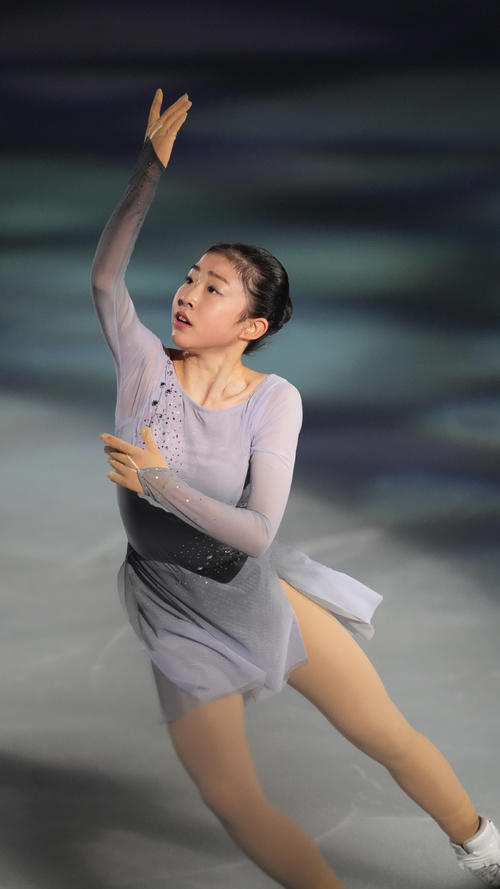 「ドリーム・オン・アイス2022」で演技を披露する女子シングルの千葉（撮影・小沢裕）