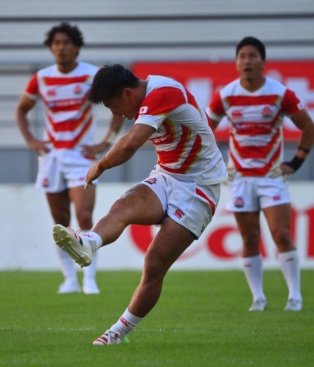 日本対フランス　前半、PGを決める日本SO李承信（撮影・和賀正仁）