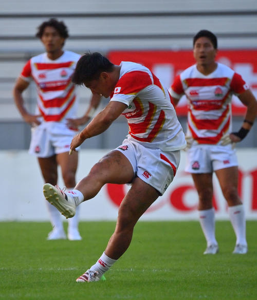 日本対フランス　前半、PGを決める日本SO李承信（撮影・和賀正仁）