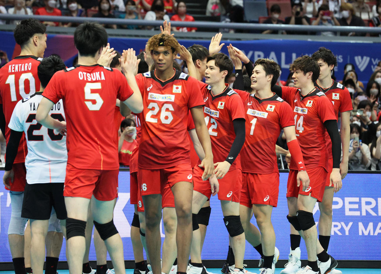 日本対オーストラリア　オーストラリアに勝利し、喜ぶ日本代表チーム（撮影・上山淳一）