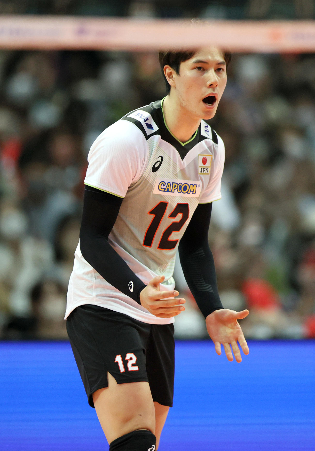日本対カナダ　第3セット、高橋藍は相手レシーブの返球し得点を挙げる（撮影・上山淳一）