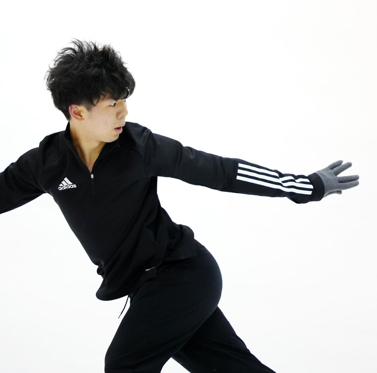 フィギュアスケートの全日本合宿で公開練習に臨む佐藤駿（撮影・江口和貴）