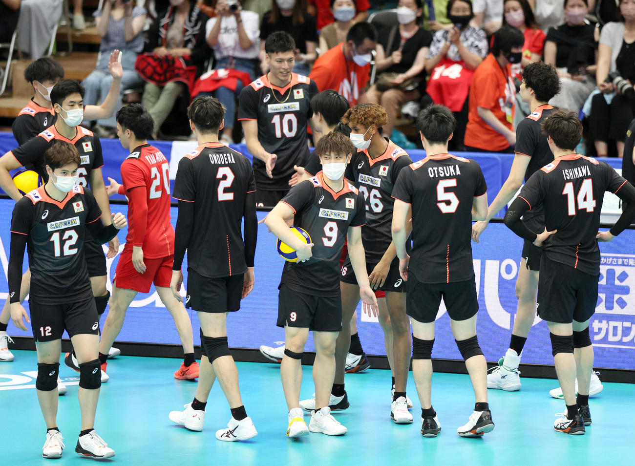 日本対ブラジル　第2セット、惜しくもブラジルに奪われる（撮影・上山淳一）