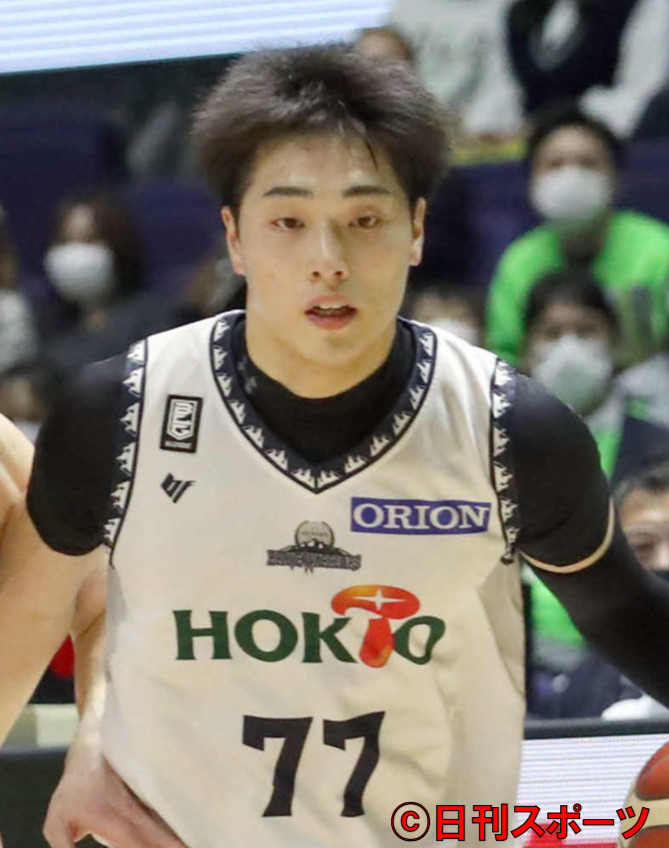 尾島早都樹アナとの不倫疑惑が報じられた岡田侑大（2022年3月撮影）