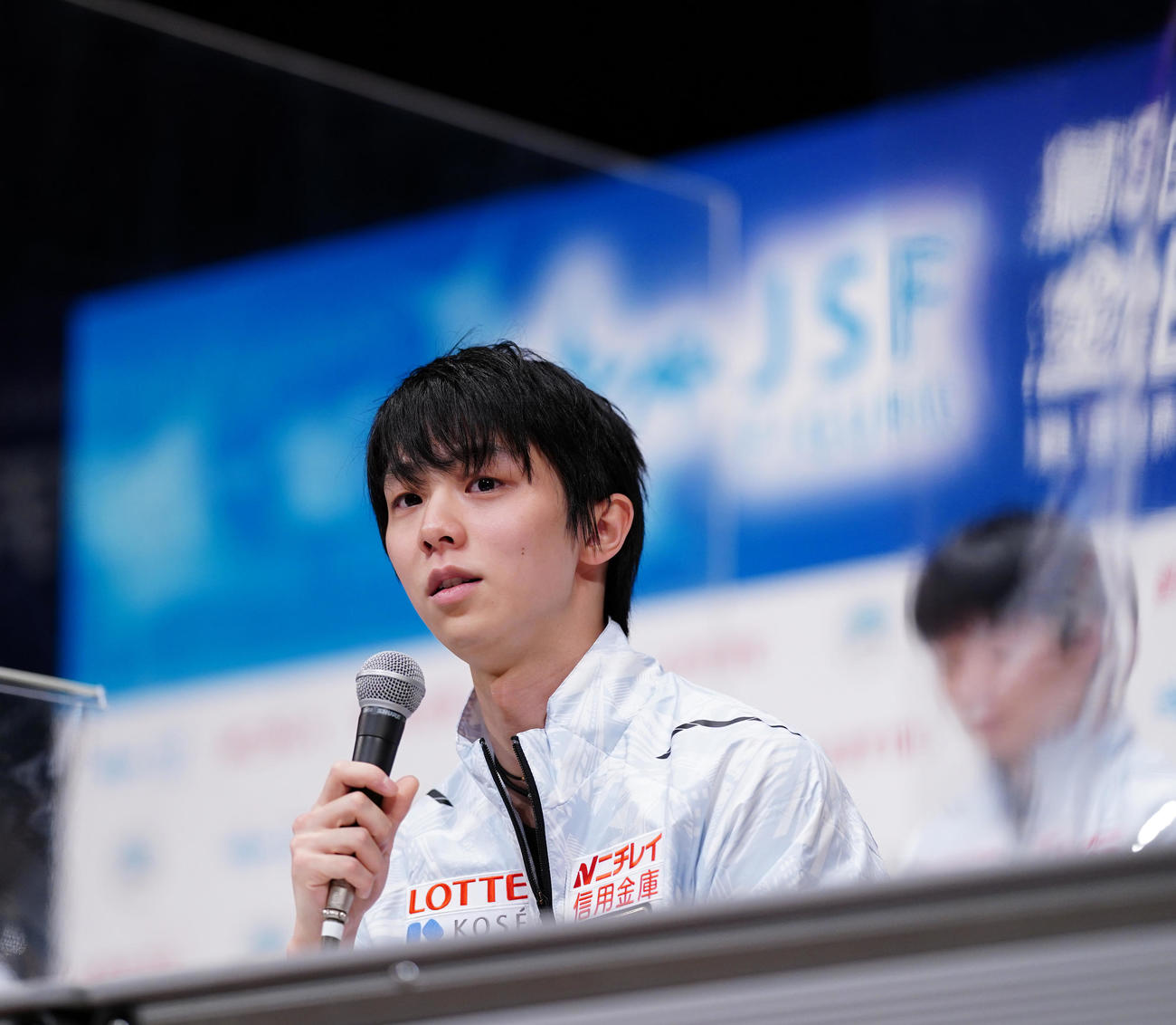 2020年12月27日　世界選手権の日本代表に選ばれ会見に臨む羽生結弦
