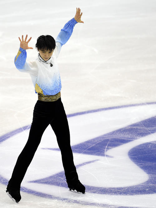 2015年12月10日フィギュアスケート・グランプリ（GP）ファイナル男子SP　クールな表情で演技を終える羽生