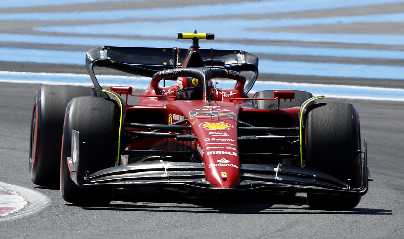 F1フランスGP　フリー走行するフェラリーのサインツ（ロイター）