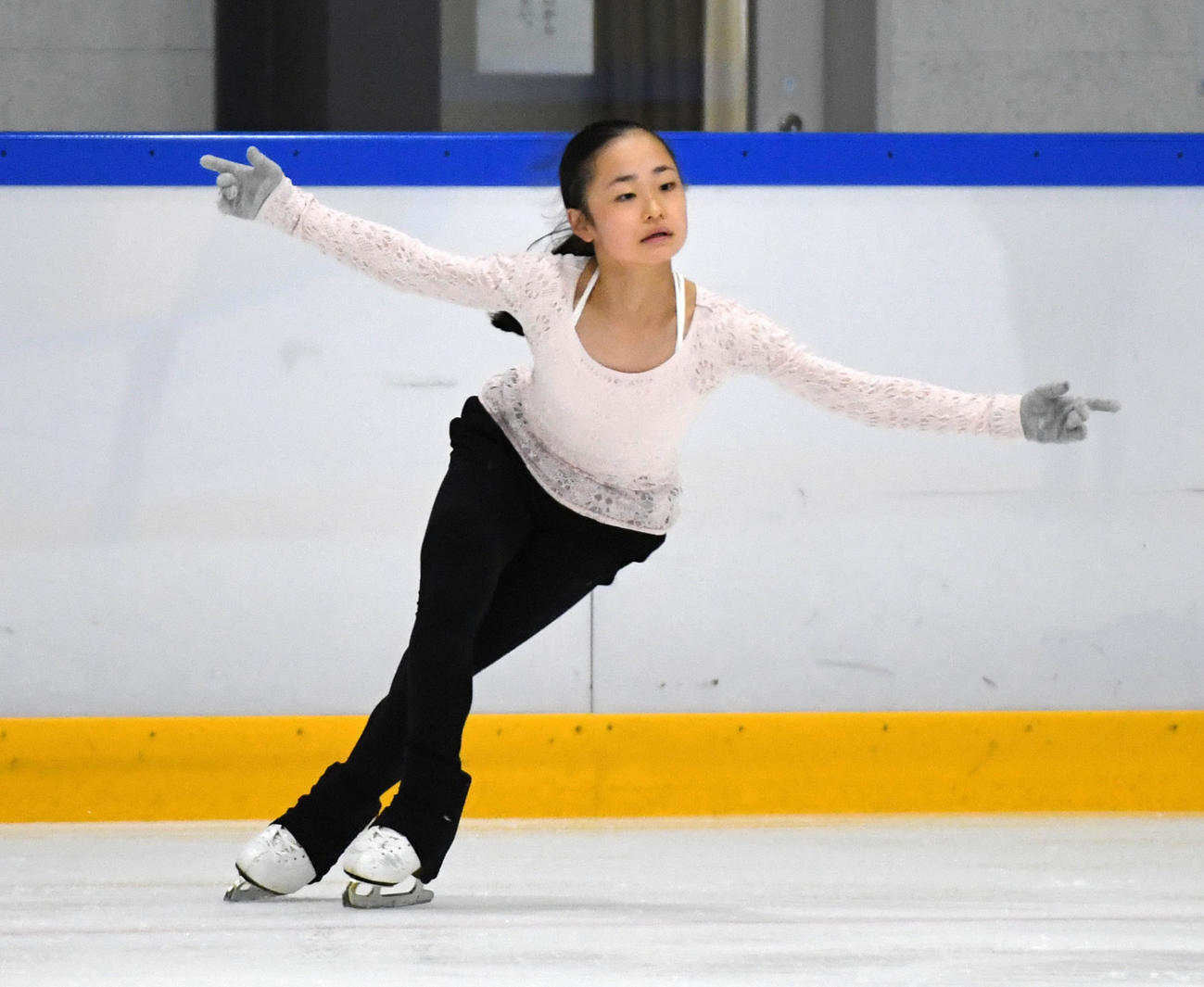 全日本ジュニアフィギュア合宿で練習を行う島田麻央（撮影・前岡正明）