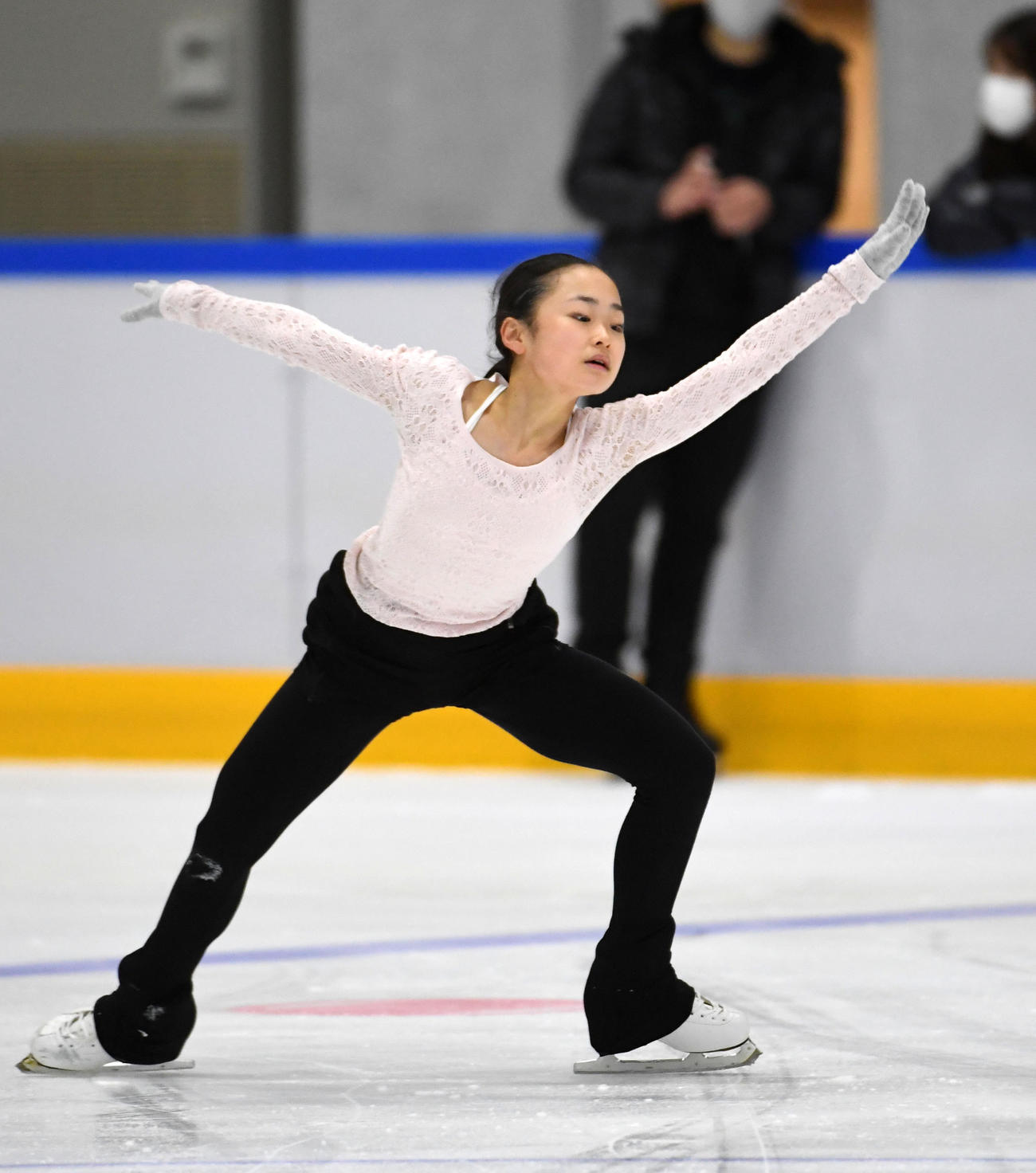 全日本ジュニアフィギュア合宿で練習を行う島田麻央（撮影・前岡正明）