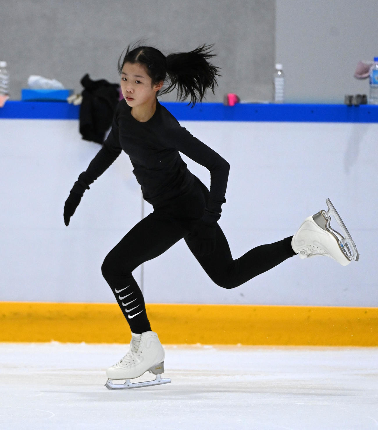 全日本ジュニアフィギュア合宿で練習を行う中井亜美（撮影・前岡正明）