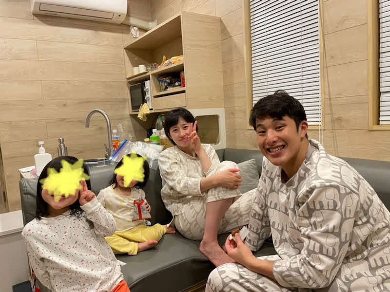 馬淵優佳（27）が公開した夫で競泳の瀬戸大也（28）と娘2人との“パジャマショット”