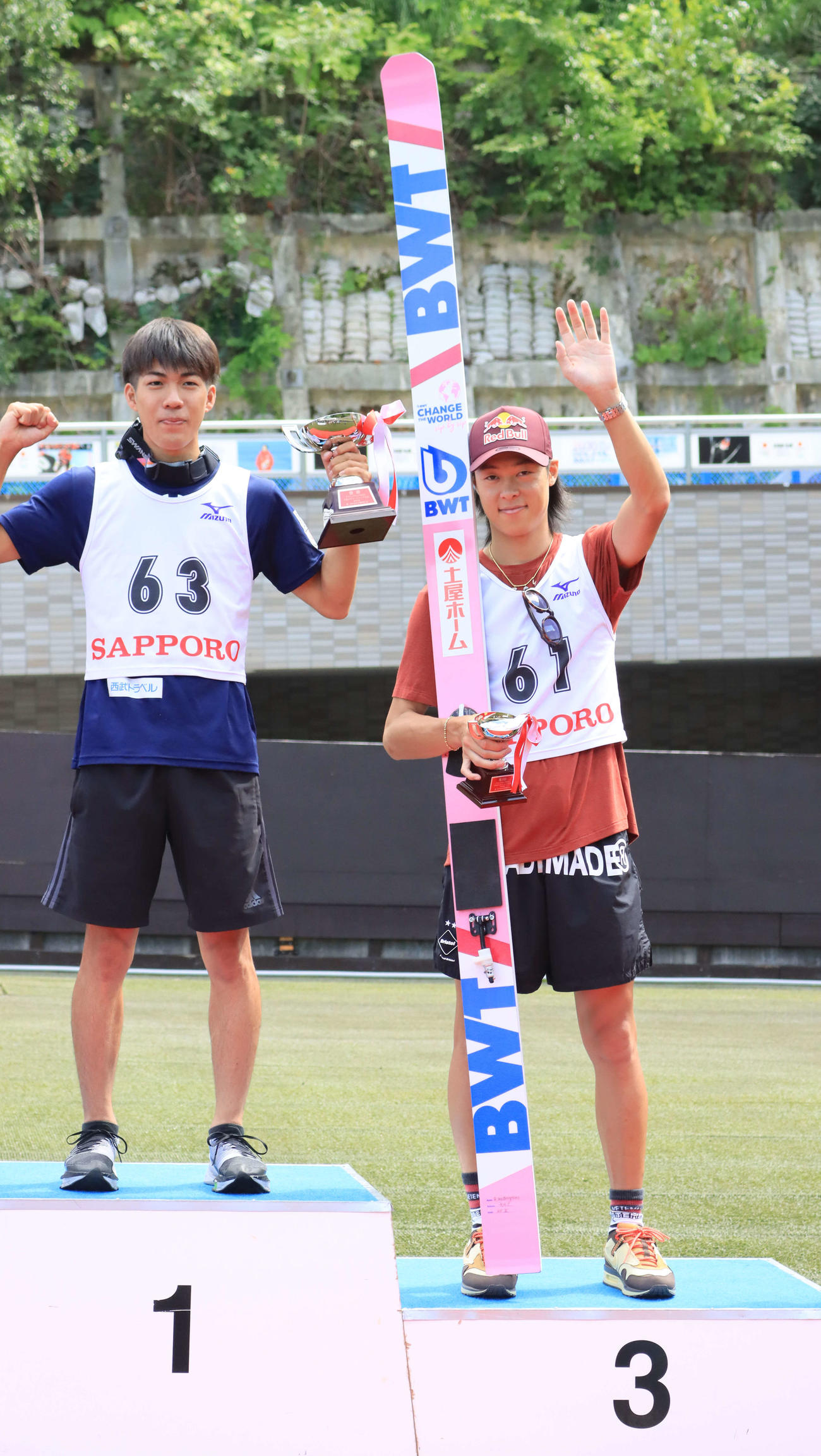 3位だった小林陵（右）。左は優勝した二階堂（撮影・保坂果那）
