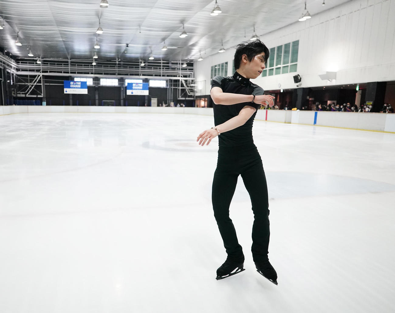 公開練習に臨む羽生結弦さん（撮影・江口和貴）