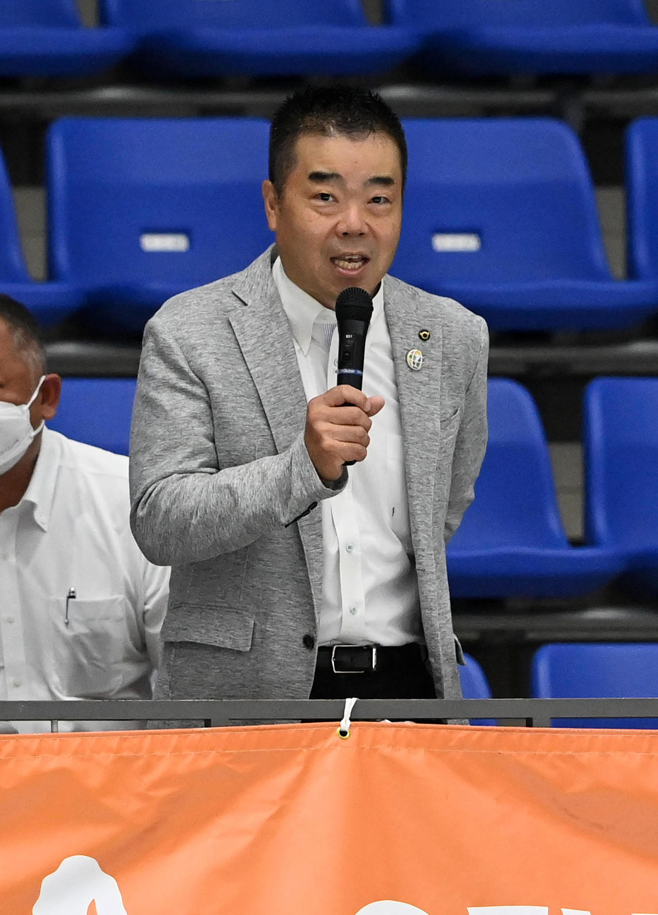 げんさんサマーカップ選手権であいさつする三日月大造滋賀県知事（撮影・前岡正明）