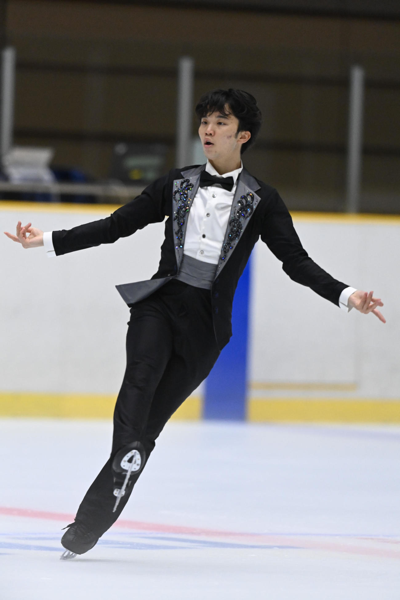 げんさんサマーカップ選手権男子、演技を行う友野一希（撮影・前岡正明）