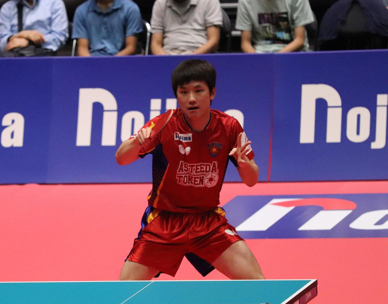 決勝進出を決めた張本（撮影・星夏穂）