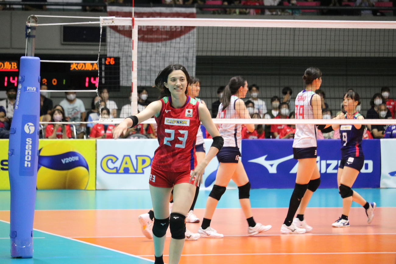 得点が決まって喜ぶ横田真未