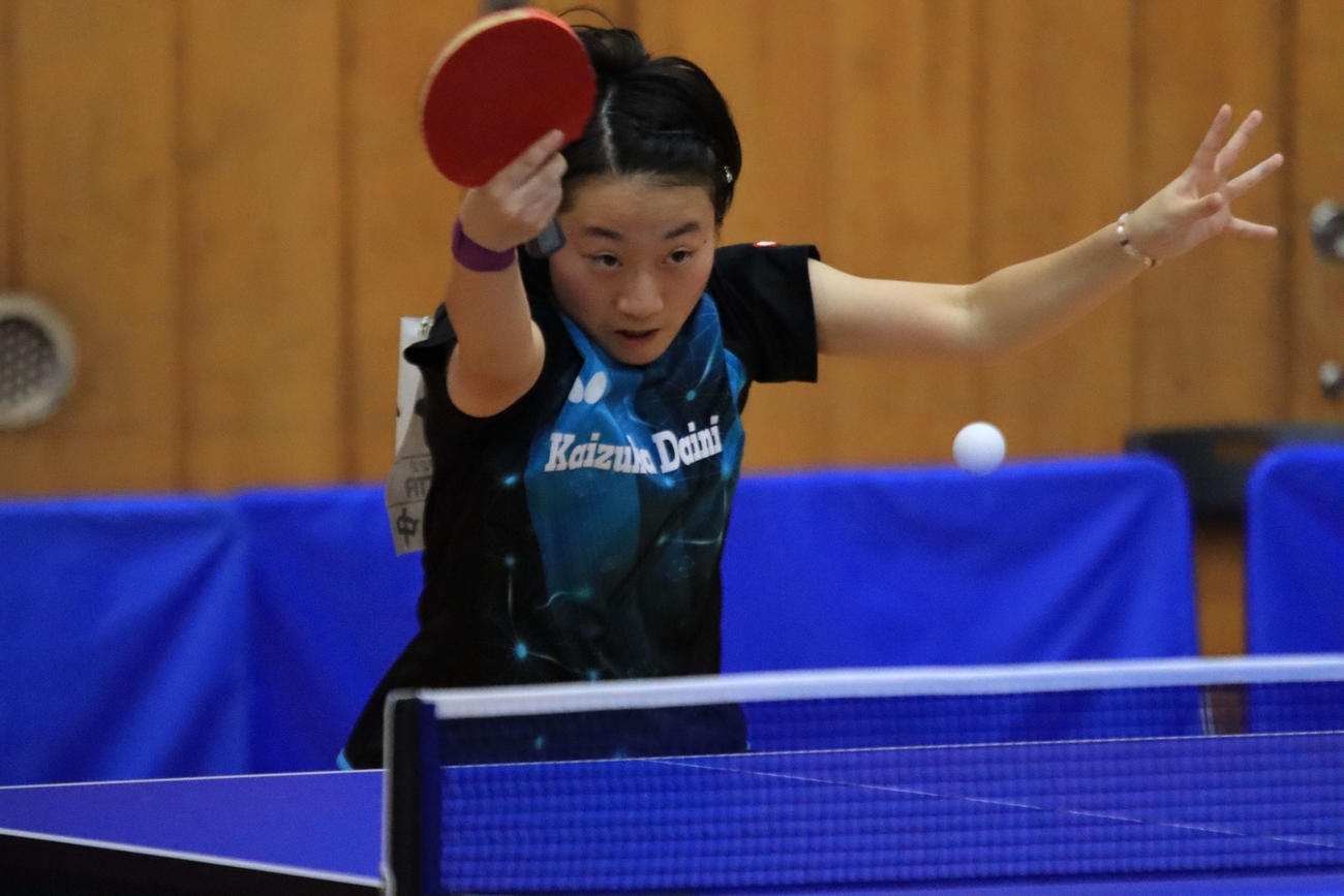 女子シングルスで8強入りを決めた吉本（撮影・保坂果那）