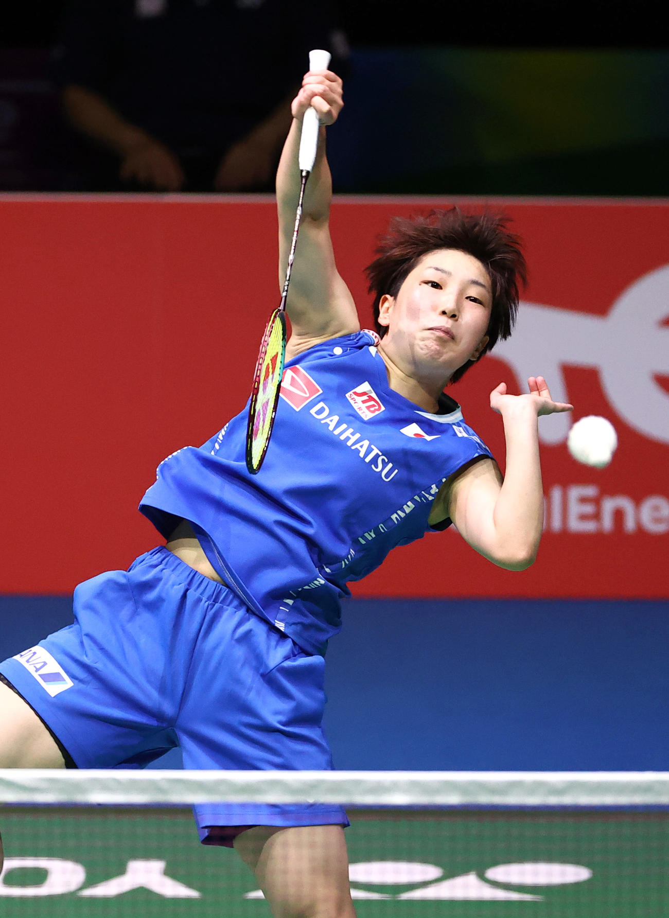 女子シングルス3回戦でスマッシュを放つ山口茜（代表撮影）