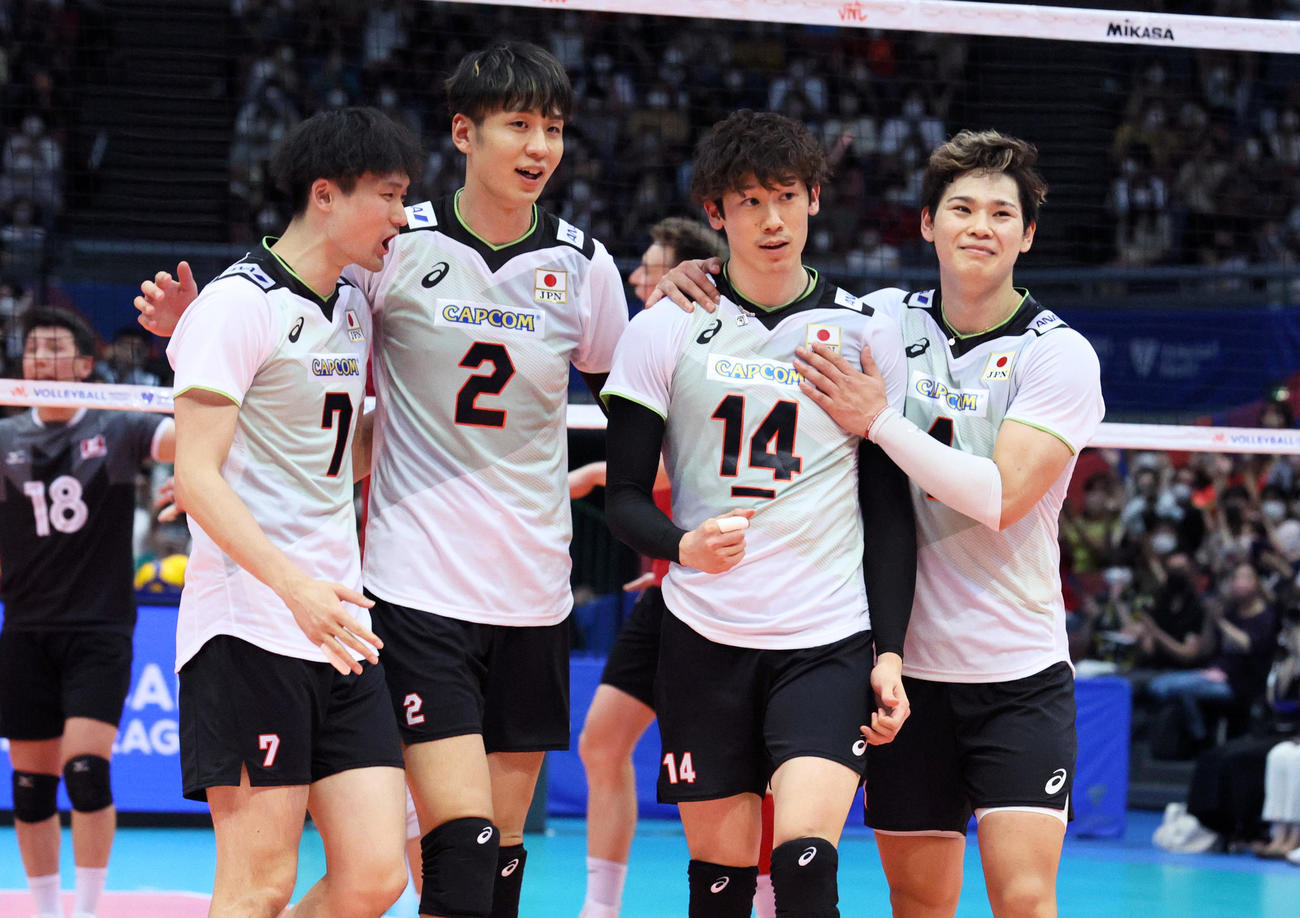 左から高梨健太、小野寺太志、石川祐希、西田有志（2022年7月8日撮影）