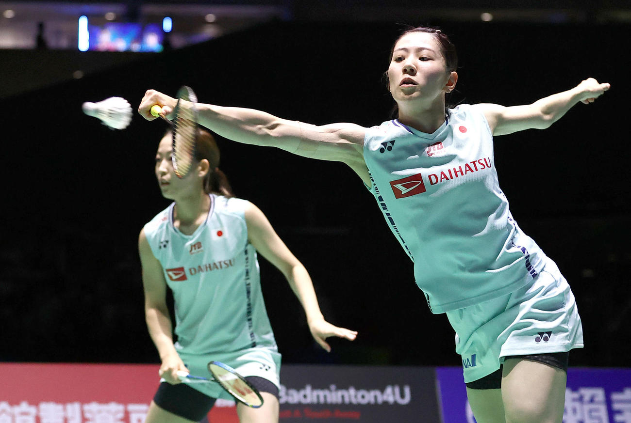 女子ダブルス準々決勝で敗れた志田（右）、松山組（代表撮影）