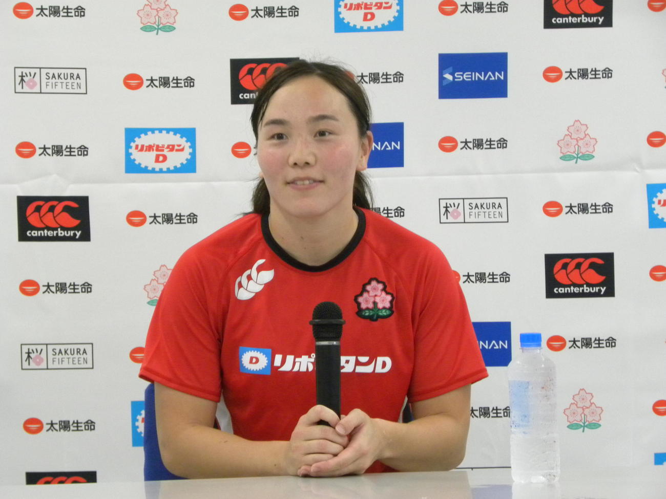アイルランド戦に向けて思いを語った女子15人制日本代表WTB名倉ひなの（撮影・松本航）