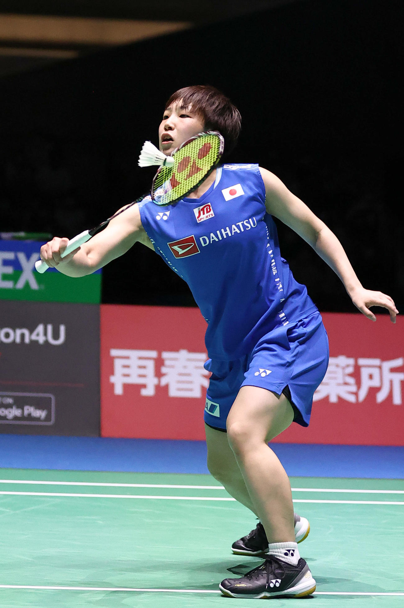 バドミントン世界選手権　女子シングルス準々決勝でプレーする山口茜（代表撮影）