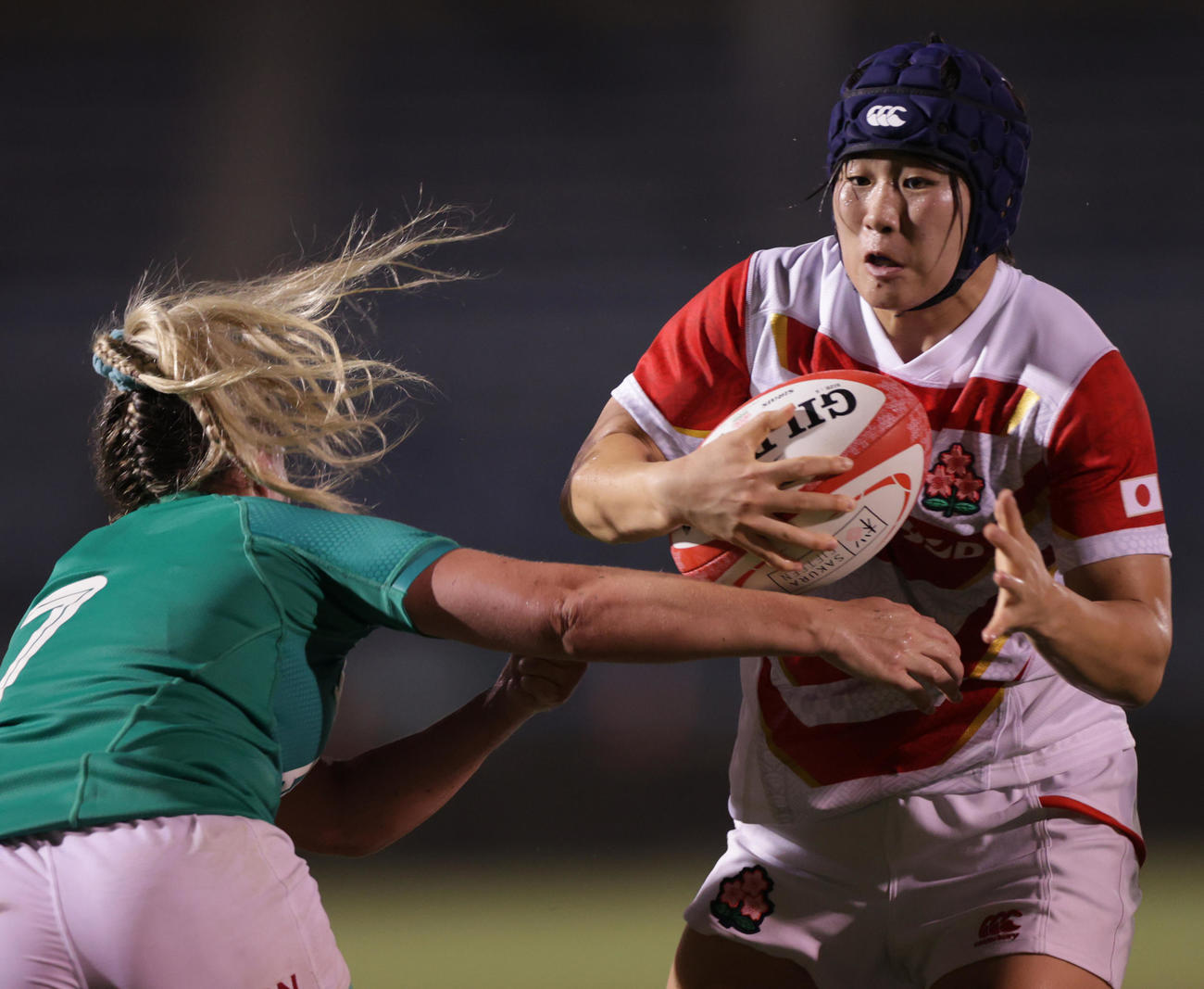 女子日本代表対女子アイルランド代表　前半、トライを決める女子日本代表FB松田（右）（撮影・中島郁夫）